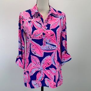 ⭐️Lilly Pulitzer vibrant 3/4 sleeve floral top xs